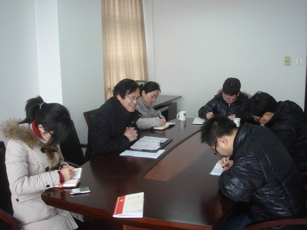 材料工程学院党总支举行支部书记会议